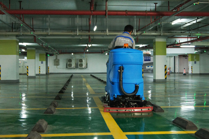 停车场清洁驾驶式时博网页版